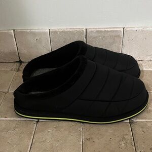 Windriver Black Quilted Men's Slip-On Loafers